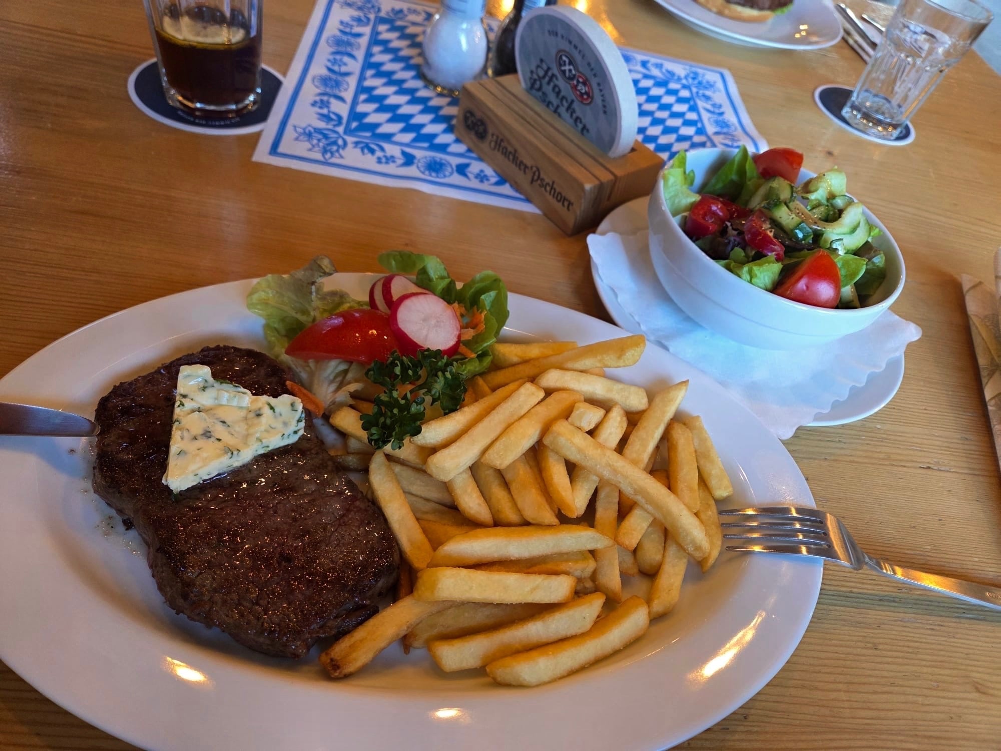 Steak mit Beilagen